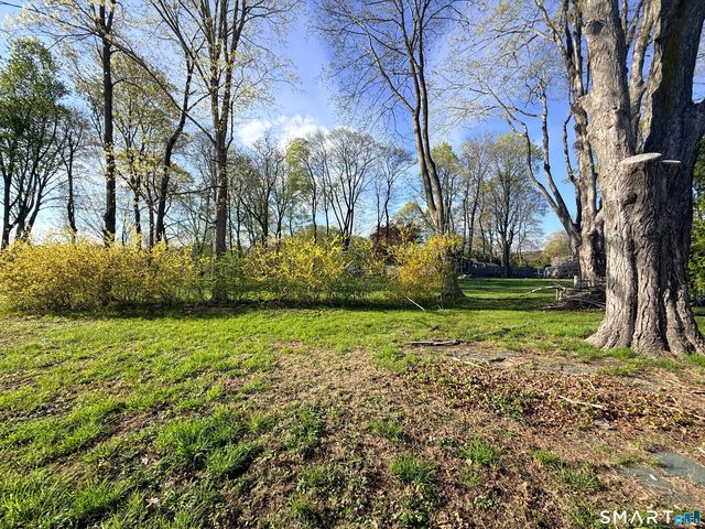 7 Taylor Drive, Norwich, CT 06360
