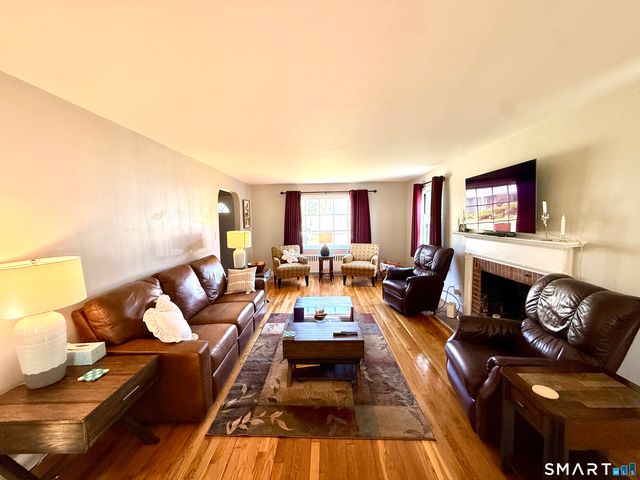 7 Taylor Drive, Norwich, CT 06360
