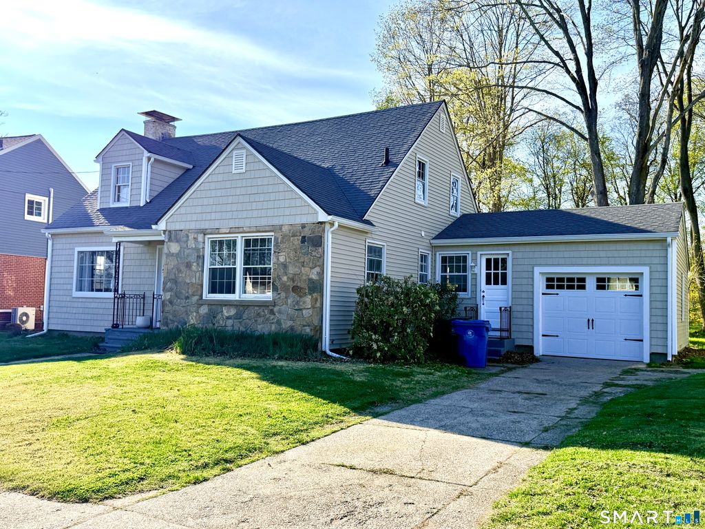 7 Taylor Drive, Norwich, CT 06360