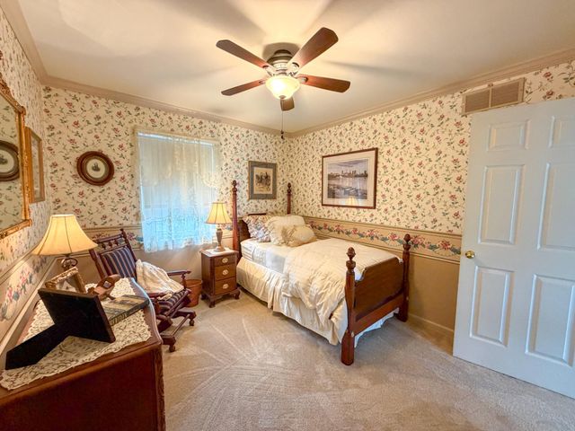 40 GREEN MEADOW DR, Langhorne, PA 19047