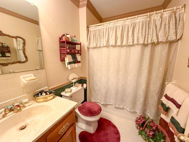 40 GREEN MEADOW DR, Langhorne, PA 19047