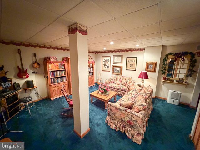 40 GREEN MEADOW DR, Langhorne, PA 19047