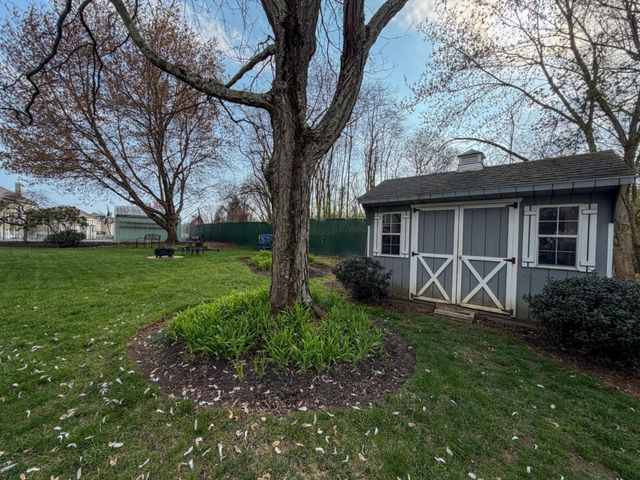 40 GREEN MEADOW DR, Langhorne, PA 19047