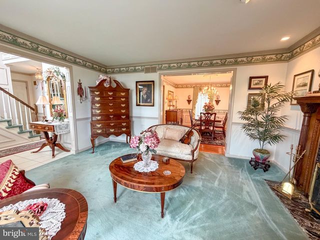 40 GREEN MEADOW DR, Langhorne, PA 19047