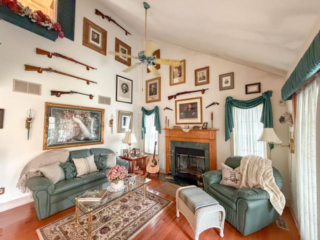 40 GREEN MEADOW DR, Langhorne, PA 19047