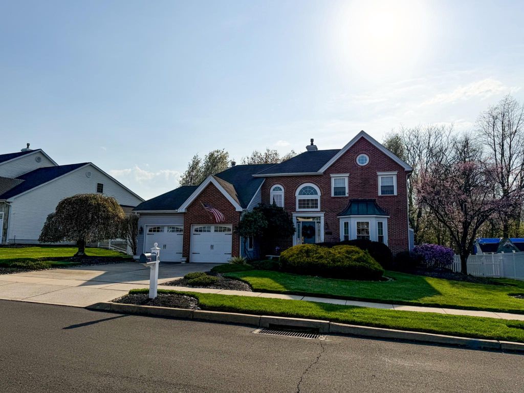 40 GREEN MEADOW DR, Langhorne, PA 19047