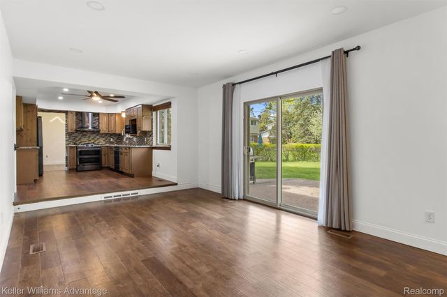 4061 Middlebury Drive, Troy, MI 48085