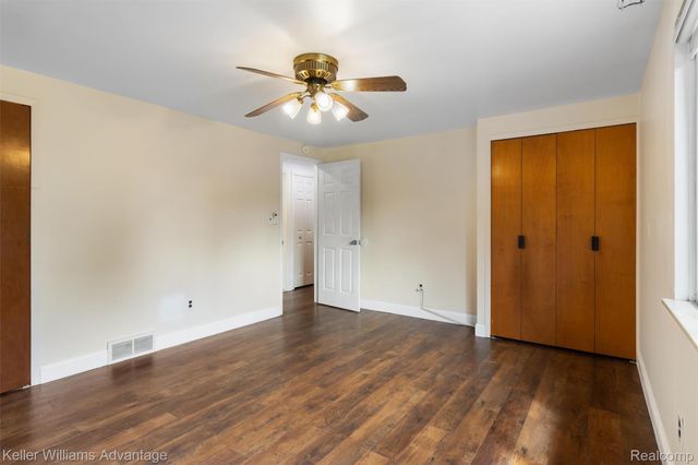 4061 Middlebury Drive, Troy, MI 48085