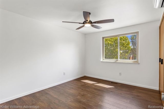 4061 Middlebury Drive, Troy, MI 48085