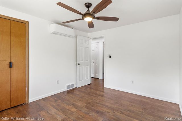 4061 Middlebury Drive, Troy, MI 48085