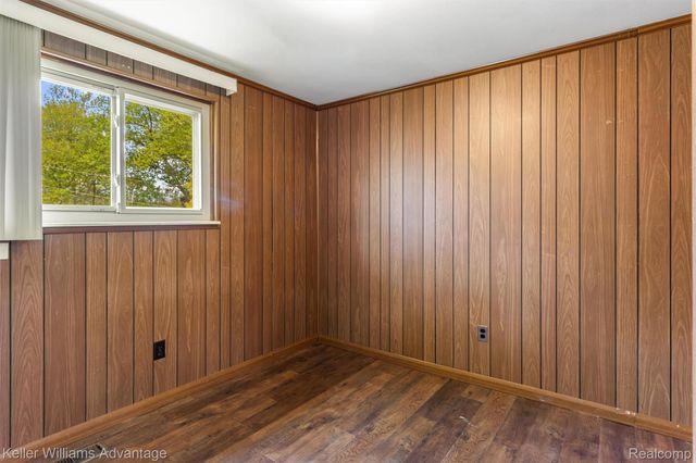 4061 Middlebury Drive, Troy, MI 48085