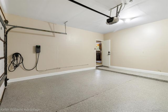 4061 Middlebury Drive, Troy, MI 48085