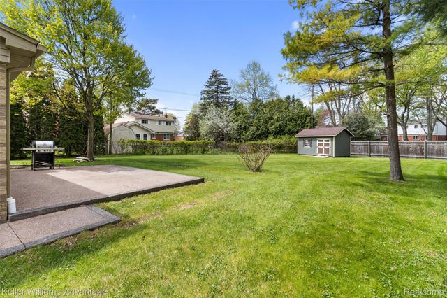 4061 Middlebury Drive, Troy, MI 48085