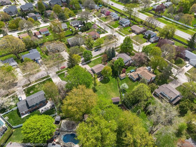 4061 Middlebury Drive, Troy, MI 48085