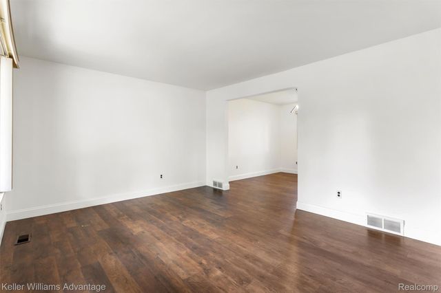 4061 Middlebury Drive, Troy, MI 48085