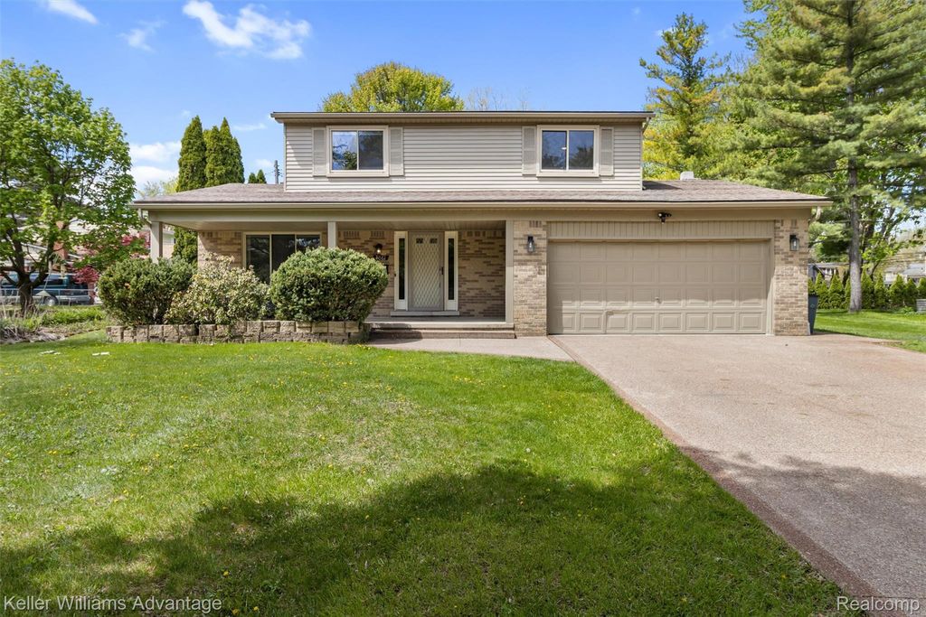 4061 Middlebury Drive, Troy, MI 48085