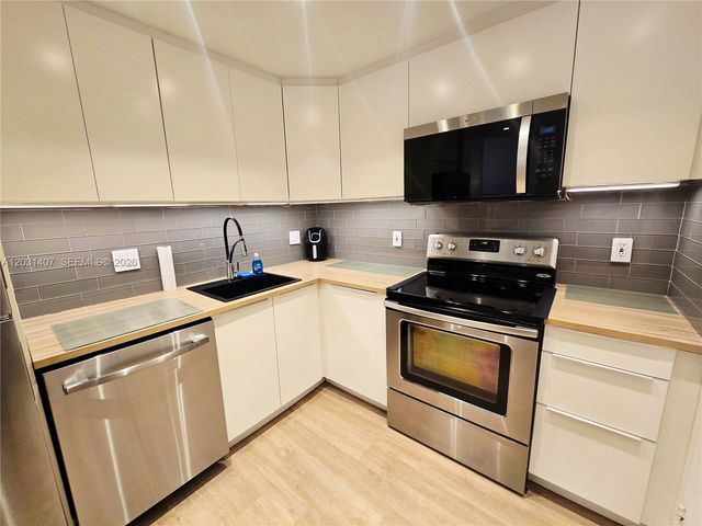 800 W Ave 618 618, Miami Beach, FL 33139