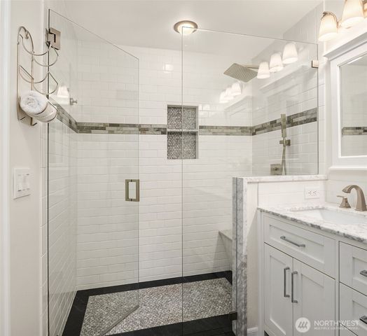 6203 144th Avenue NE, Redmond, WA 98052