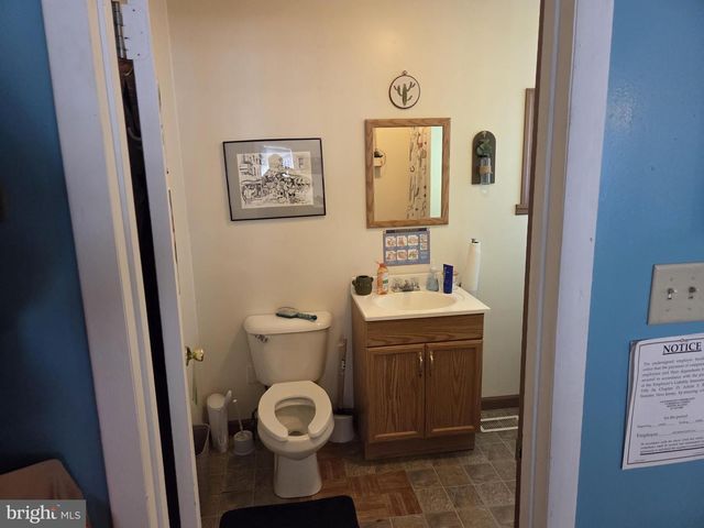 39 S BROADWAY, Gloucester City, NJ 08030
