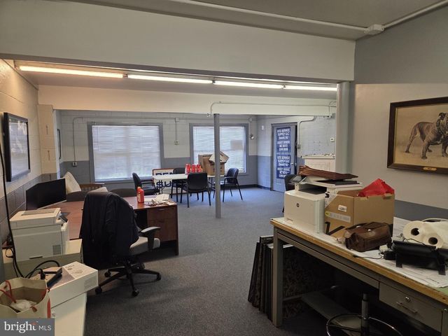 39 S BROADWAY, Gloucester City, NJ 08030