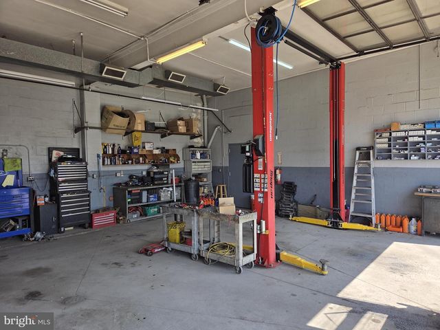 39 S BROADWAY, Gloucester City, NJ 08030
