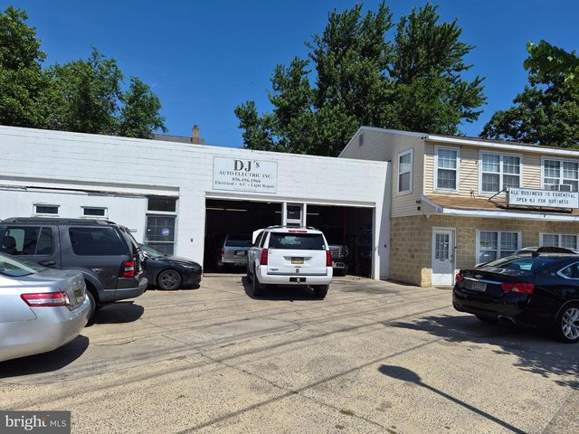 39 S BROADWAY, Gloucester City, NJ 08030