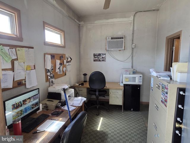 39 S BROADWAY, Gloucester City, NJ 08030