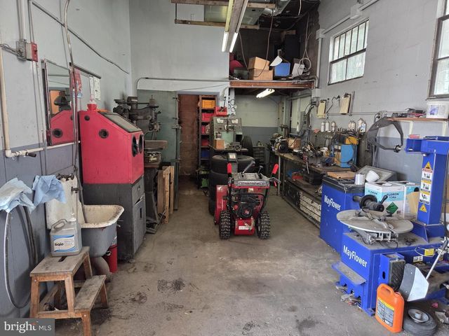 39 S BROADWAY, Gloucester City, NJ 08030