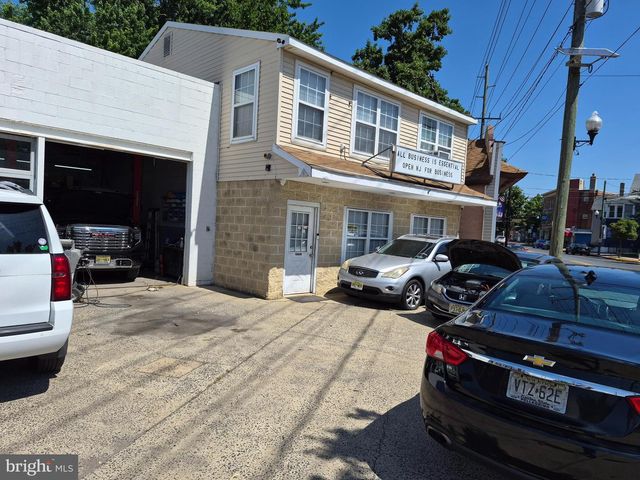 39 S BROADWAY, Gloucester City, NJ 08030
