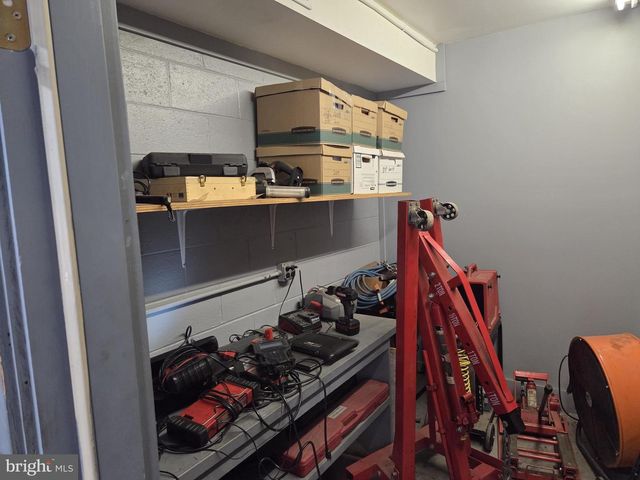 39 S BROADWAY, Gloucester City, NJ 08030