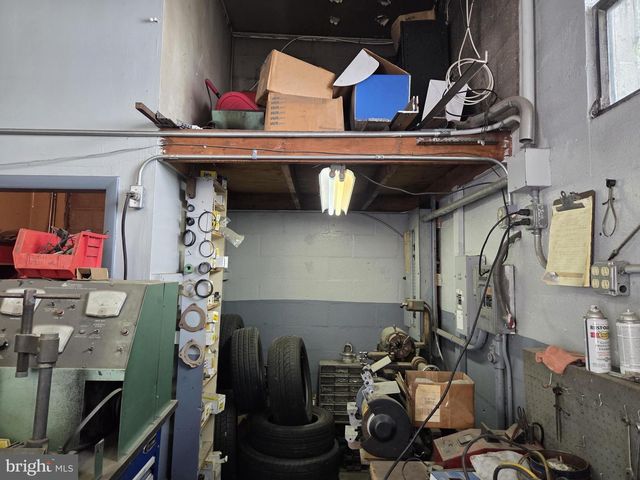 39 S BROADWAY, Gloucester City, NJ 08030