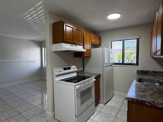 1310 W 29th St 28, Hialeah, FL 33012