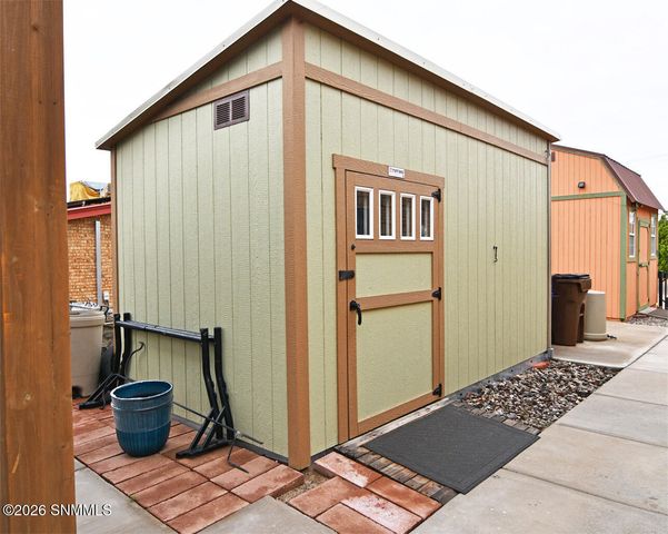 604 Hansen Avenue, Las Cruces, NM 88005