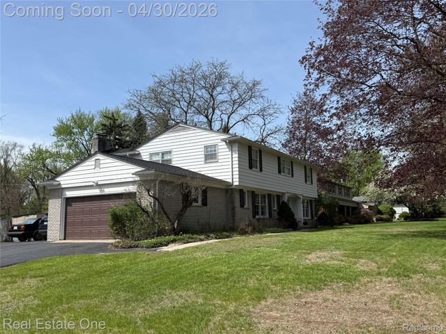 26023 Meadow Drive, Franklin Village, MI 48025