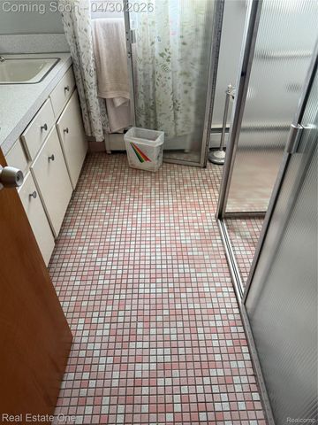 26023 Meadow Drive, Franklin Village, MI 48025