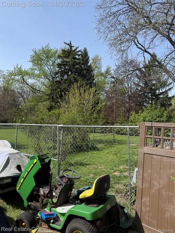 26023 Meadow Drive, Franklin Village, MI 48025