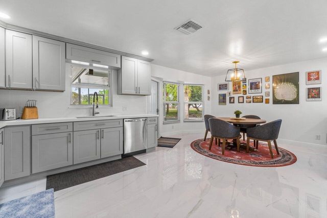 2233 Dock Street, West Palm Beach, FL 33401