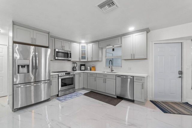 2233 Dock Street, West Palm Beach, FL 33401