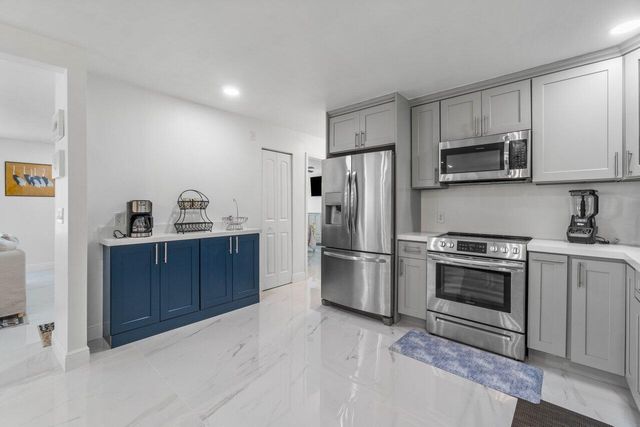 2233 Dock Street, West Palm Beach, FL 33401