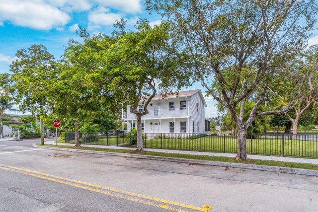 2233 Dock Street, West Palm Beach, FL 33401