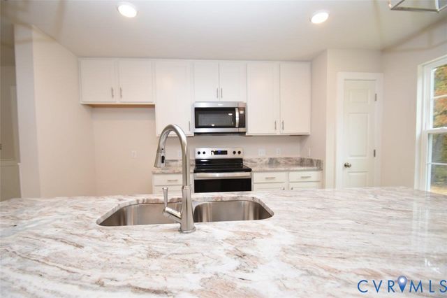 375 Amick Rd, Louisa, VA 23093