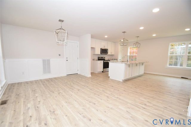 375 Amick Rd, Louisa, VA 23093