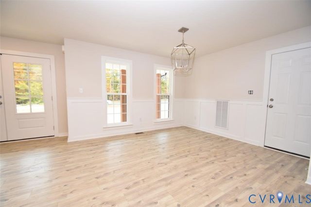 375 Amick Rd, Louisa, VA 23093