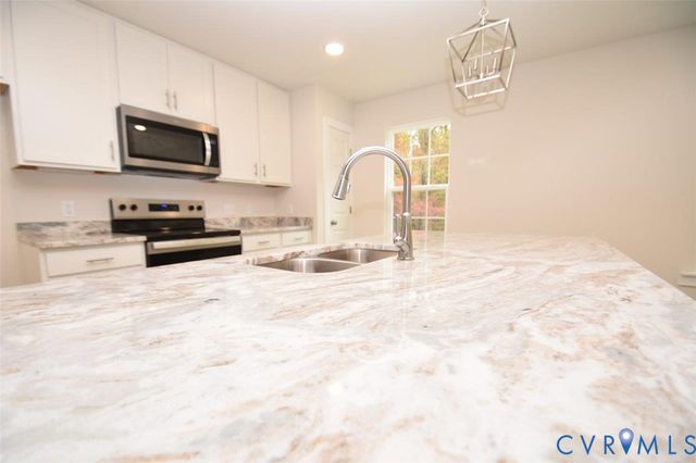 375 Amick Rd, Louisa, VA 23093