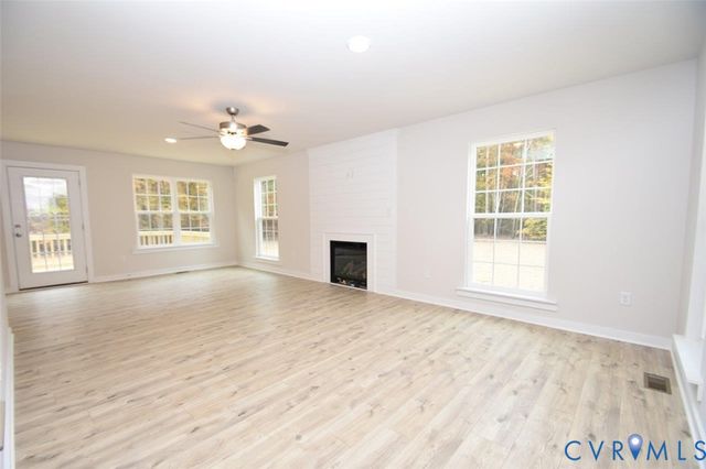 375 Amick Rd, Louisa, VA 23093