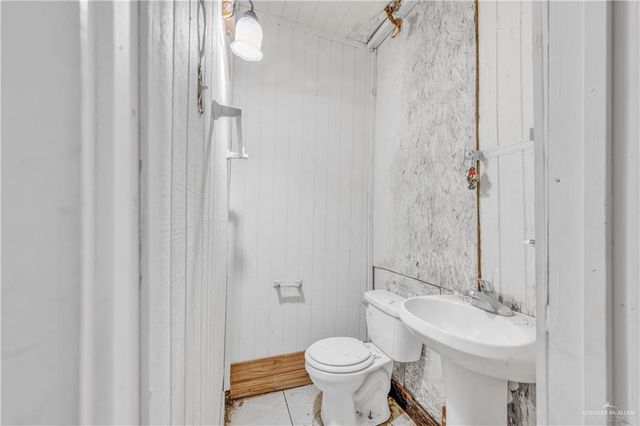 701 N Closner Boulevard, Edinburg, TX 78541