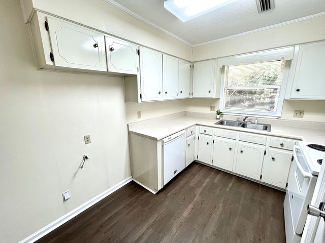 2003 Rock Spring Road, Dothan, AL 36303