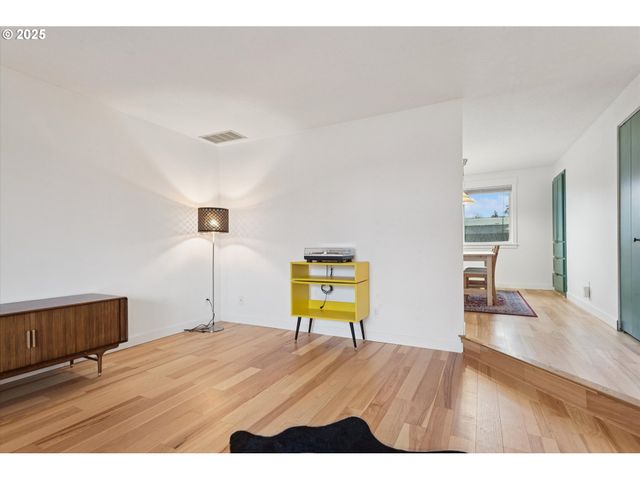 18800 Sw SANDRA Ln, Beaverton, OR 97003