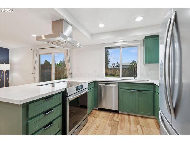 18800 Sw SANDRA Ln, Beaverton, OR 97003