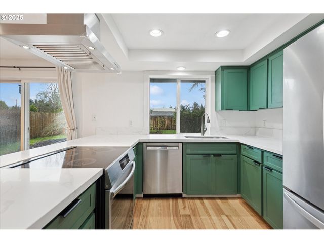 18800 Sw SANDRA Ln, Beaverton, OR 97003